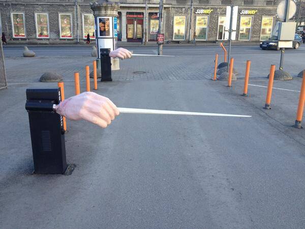 Entrada al aparcamiento de la Ópera Nacional de Estonia